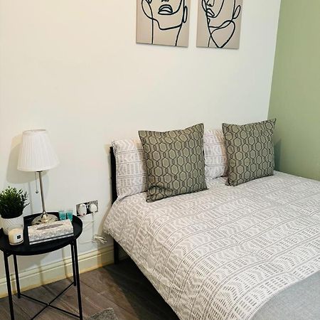 Willesden J Guest Home 4 Лондон Экстерьер фото