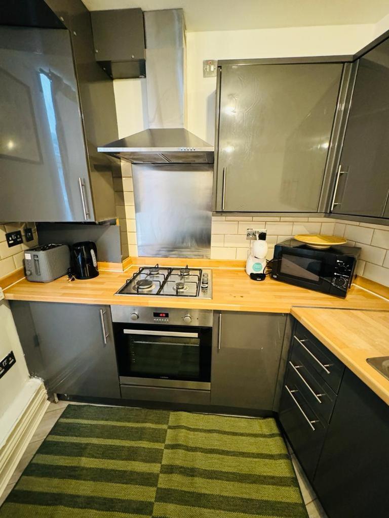 Willesden J Guest Home 4 Лондон Экстерьер фото