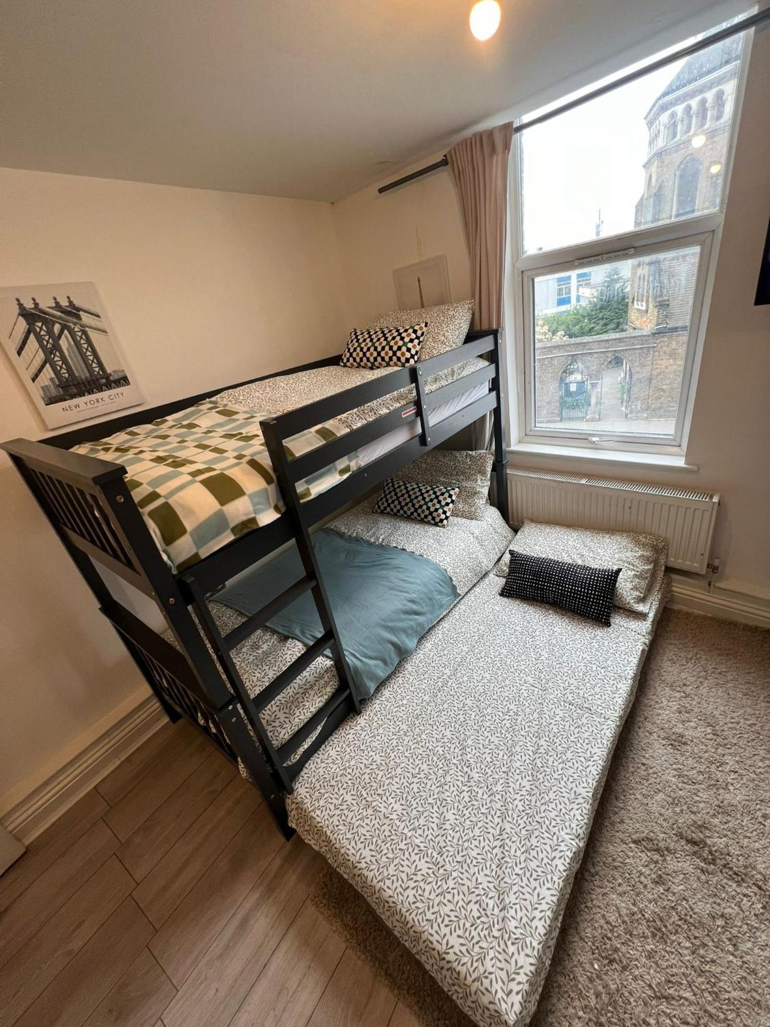 Willesden J Guest Home 4 Лондон Экстерьер фото